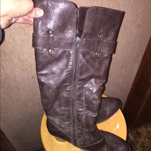 Knee high boots .. size 10